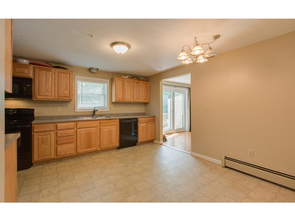 630 Hackett Hill Road, Unit A Manchester, NH 03102 - Photo 3 of 32