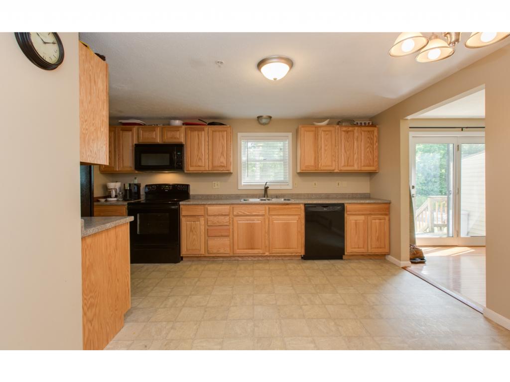 630 Hackett Hill Road, Unit A Manchester, NH 03102 - Photo 4 of 32