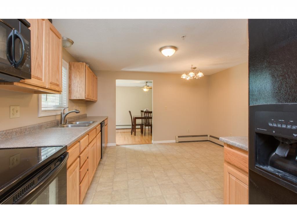 630 Hackett Hill Road, Unit A Manchester, NH 03102 - Photo 5 of 32