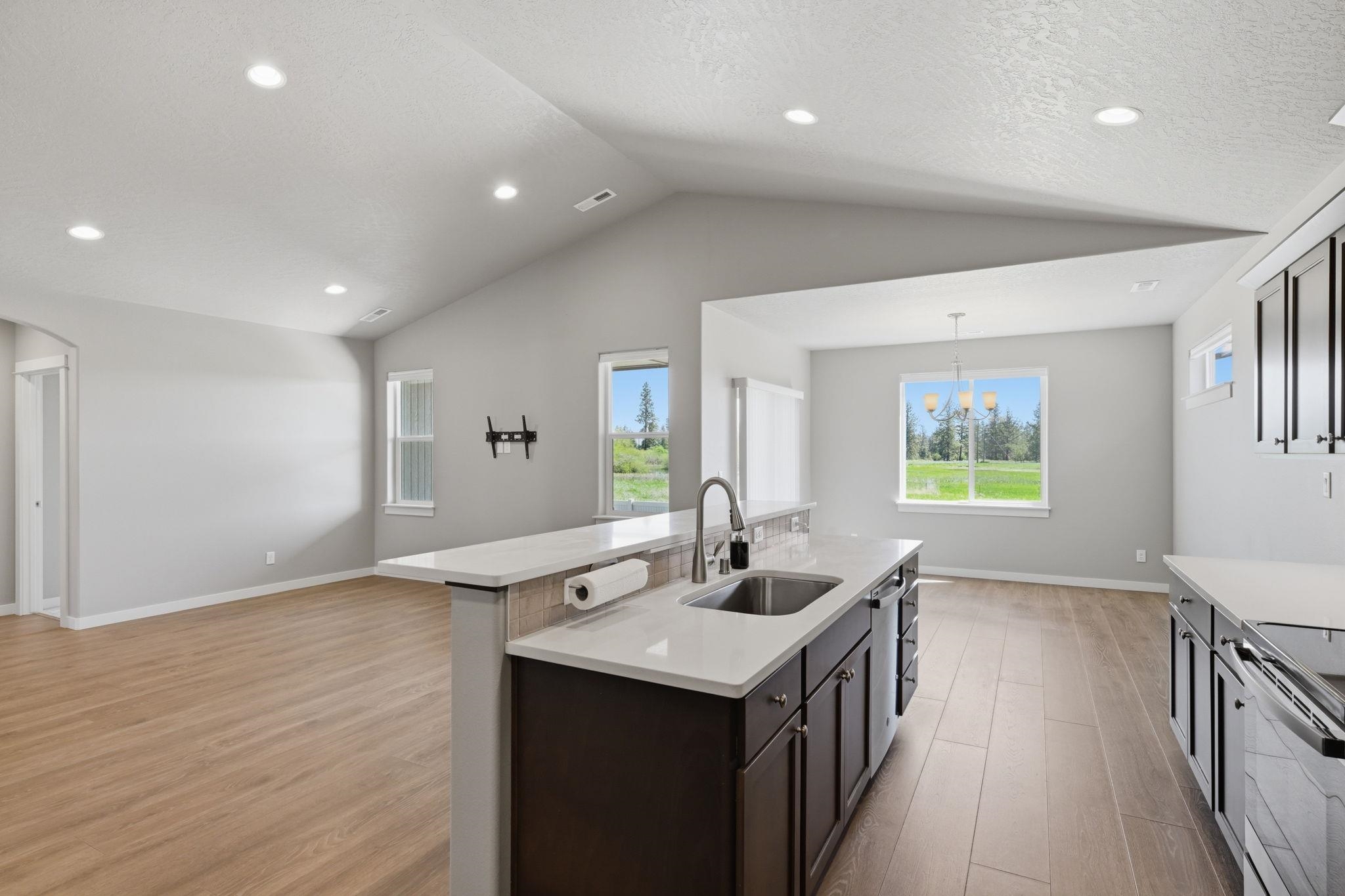 5509 South Zabo Road Spokane, WA 99224 - Photo 10 of 36