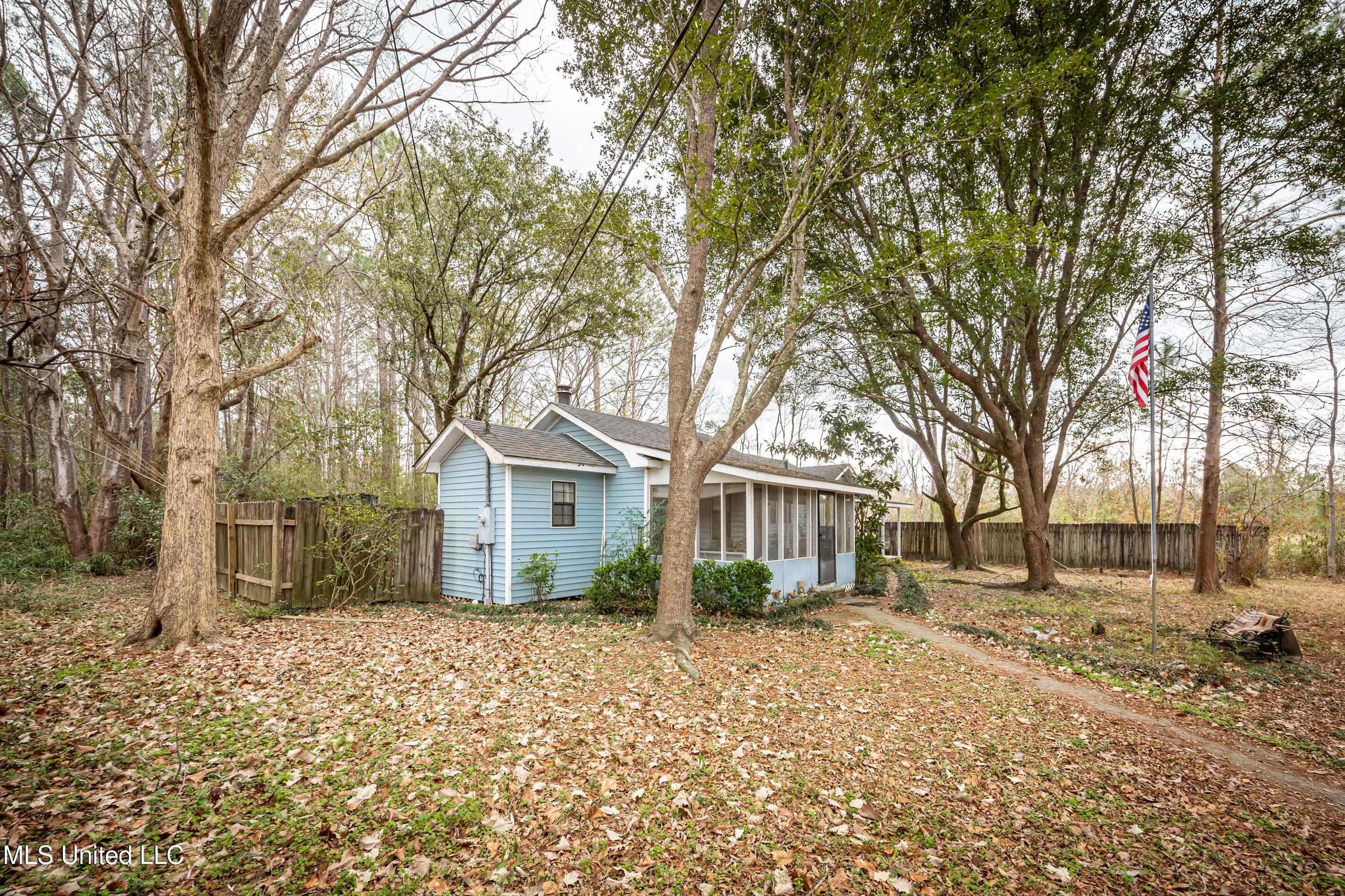 13162 Hudson Krohn Road Biloxi, MS 39532 - Photo 2 of 65 IMG_4372