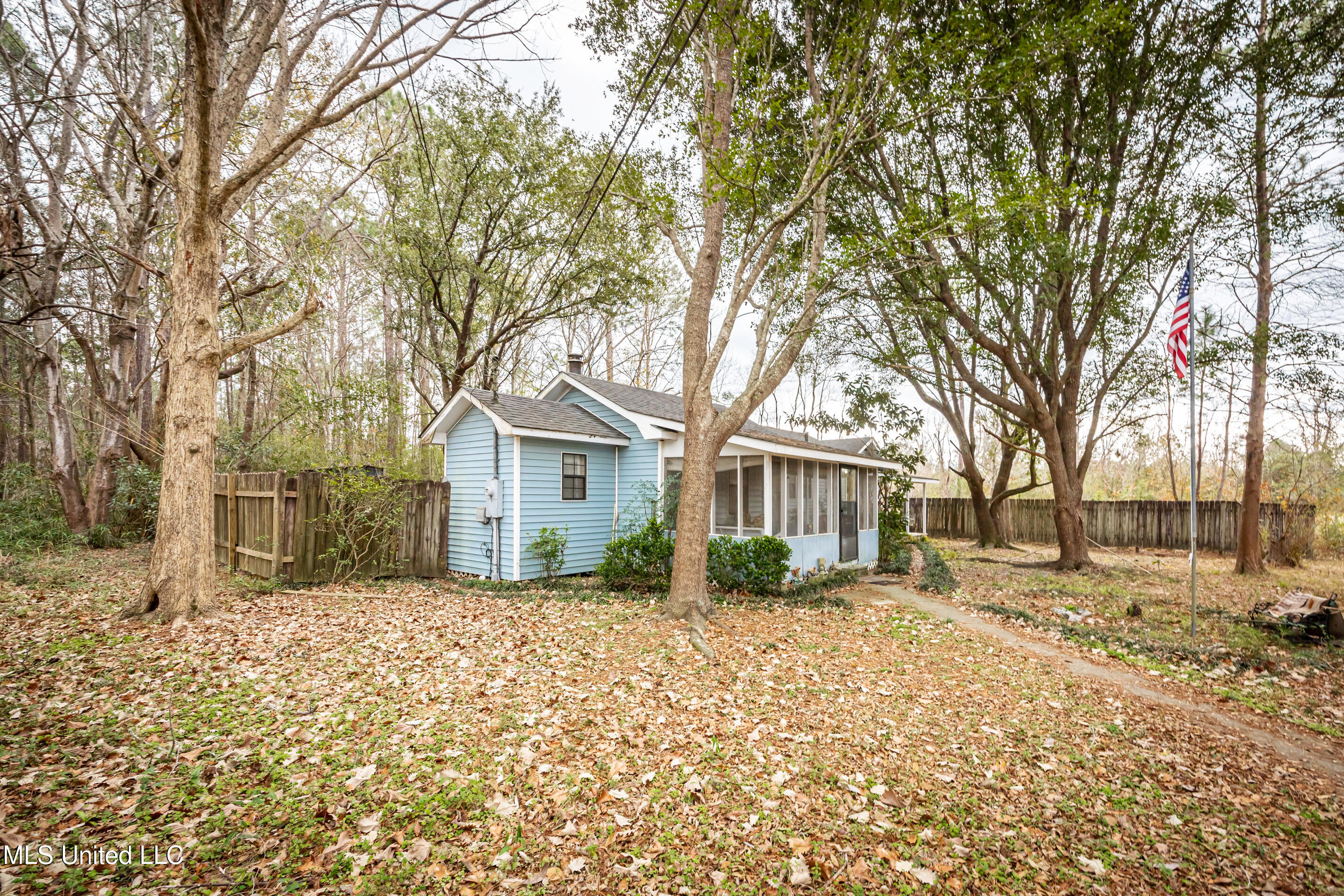 13162 Hudson Krohn Road Biloxi, MS 39532 - Photo 3 of 65 IMG_4375