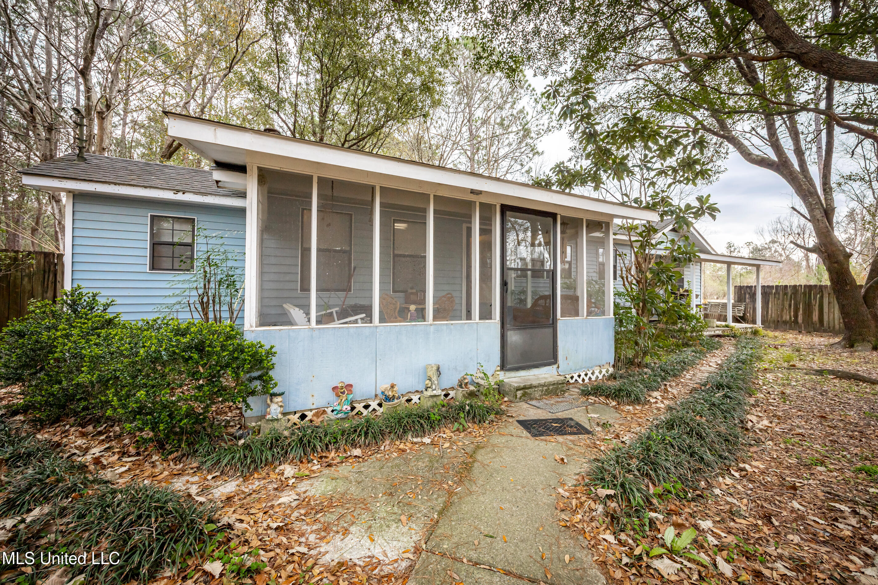 13162 Hudson Krohn Road Biloxi, MS 39532 - Photo 4 of 65 IMG_4378