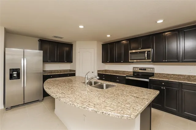 $2,075 | 35665 Rose Moss Avenue, Leesburg, FL 34788