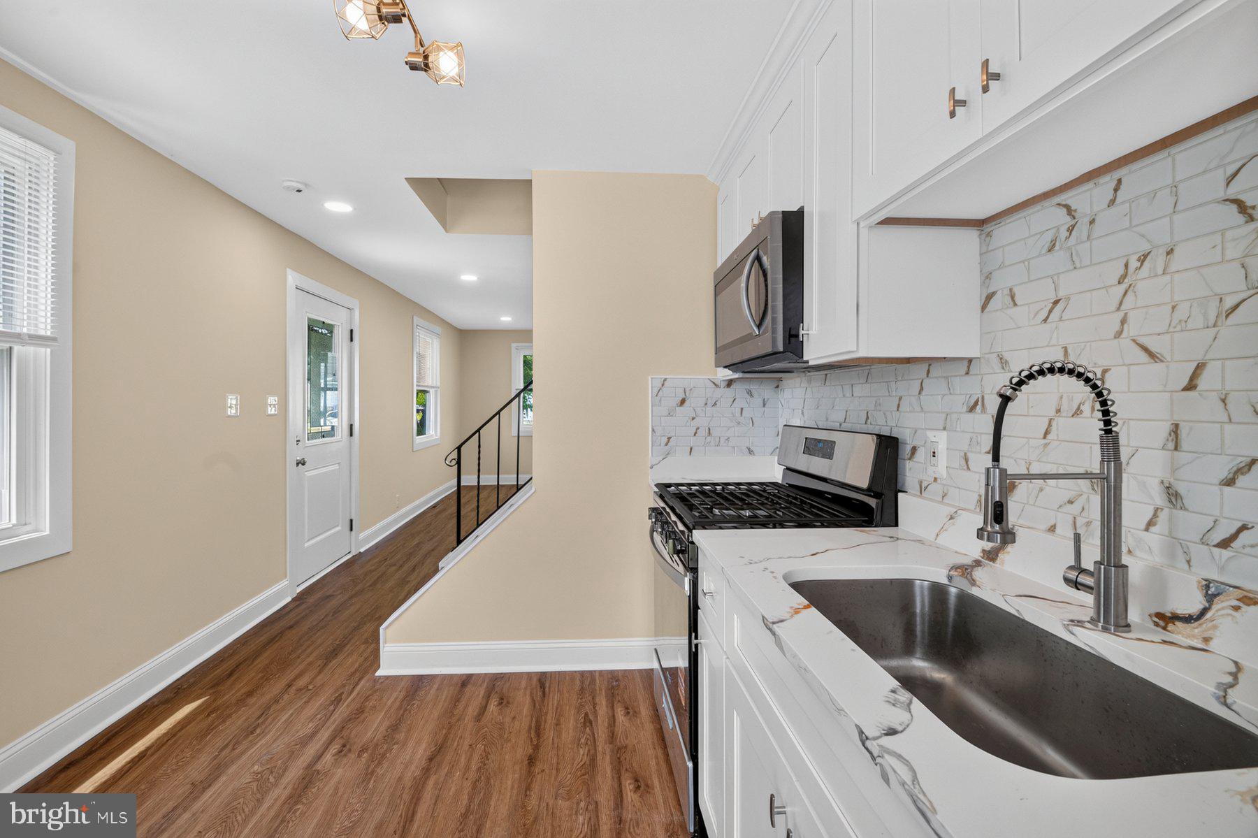 3439 Court Way Baltimore, MD 21222 - Photo 4 of 30