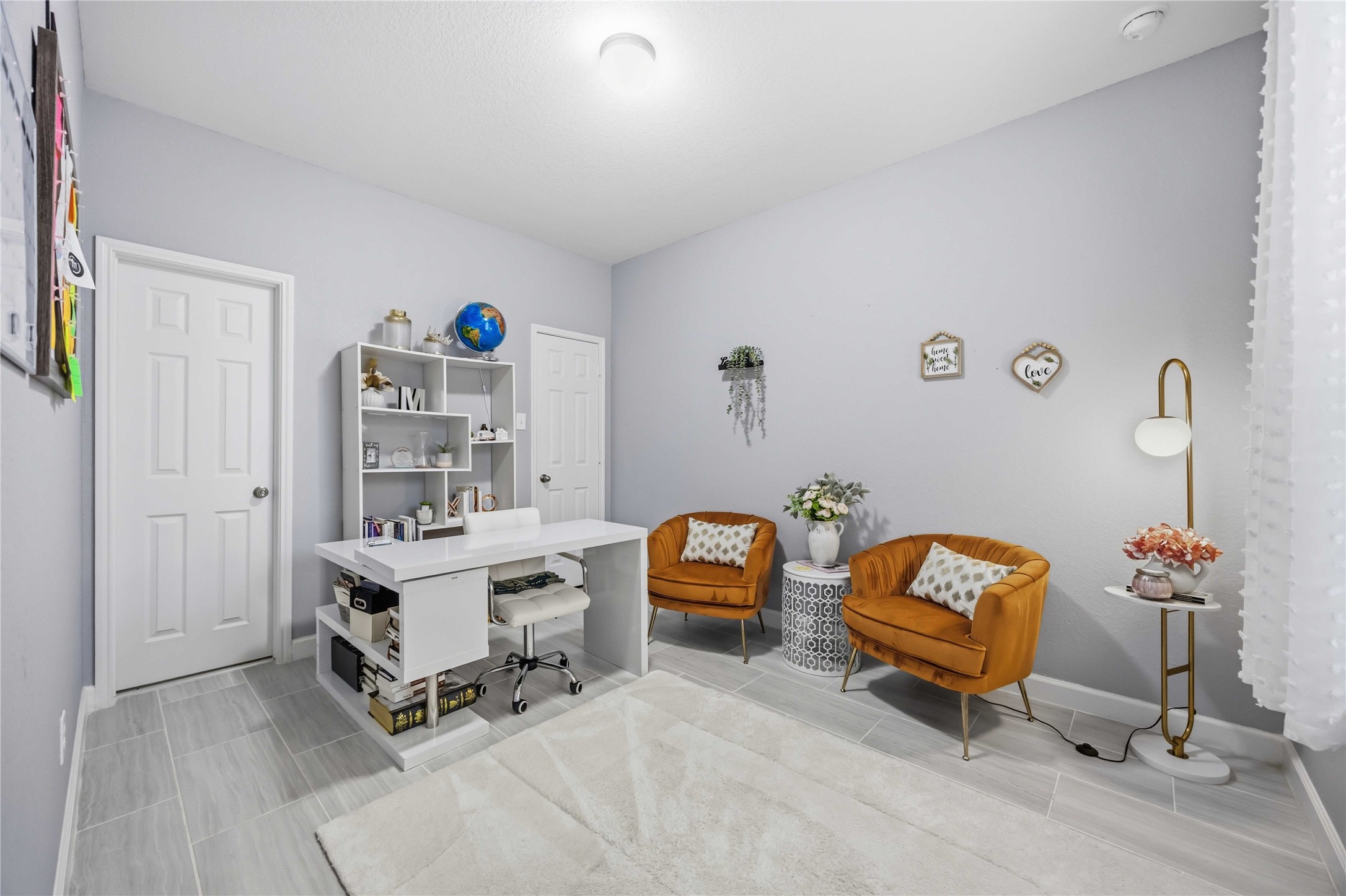 2139 Pacific Loon Lane Conroe, TX 77385 - Photo 13 of 21 First floor secondary bedroom with closet access, ideal for guests, a private home office