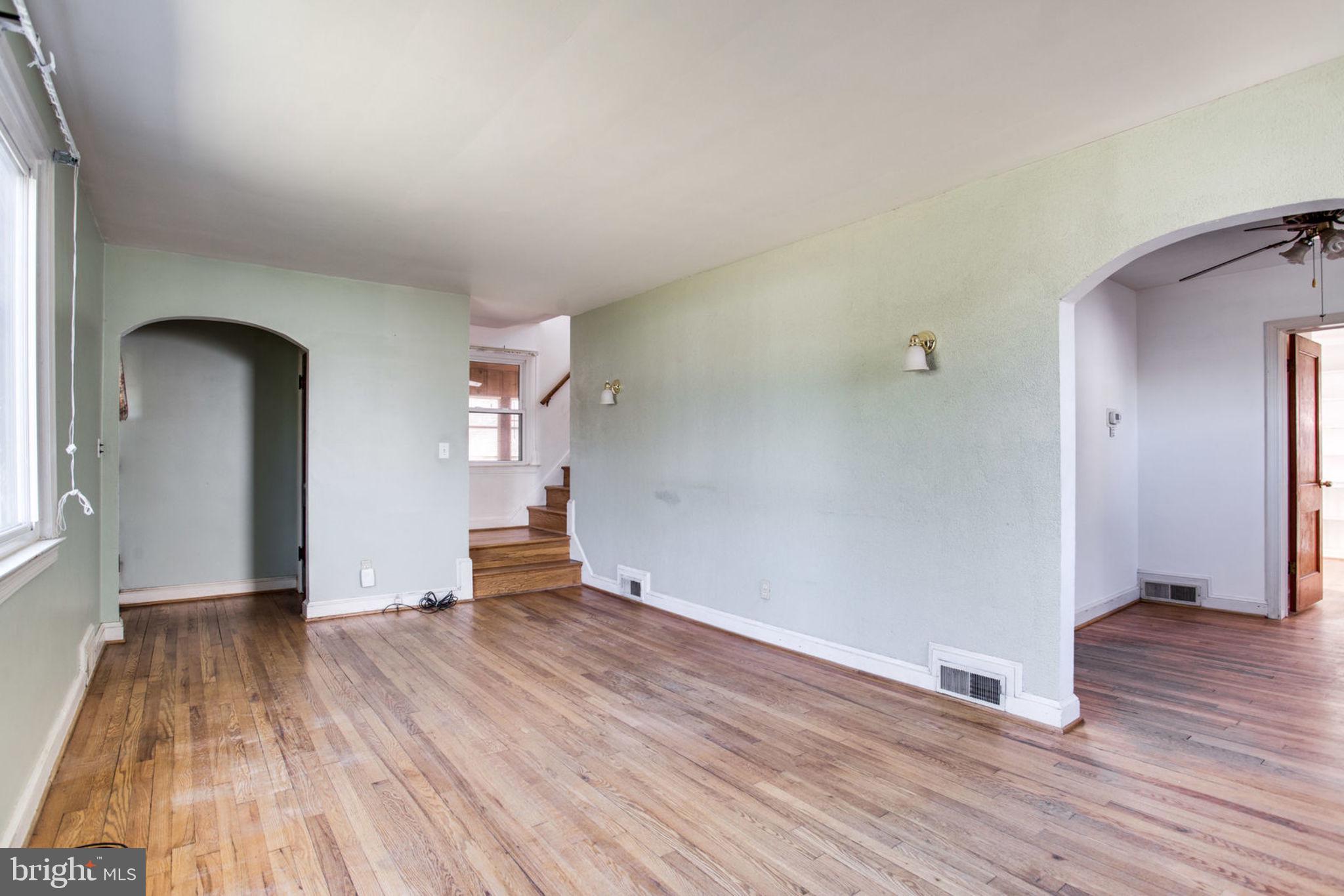 813 Baltimore Road Rockville, MD 20851 - Photo 8 of 32 Living Room
