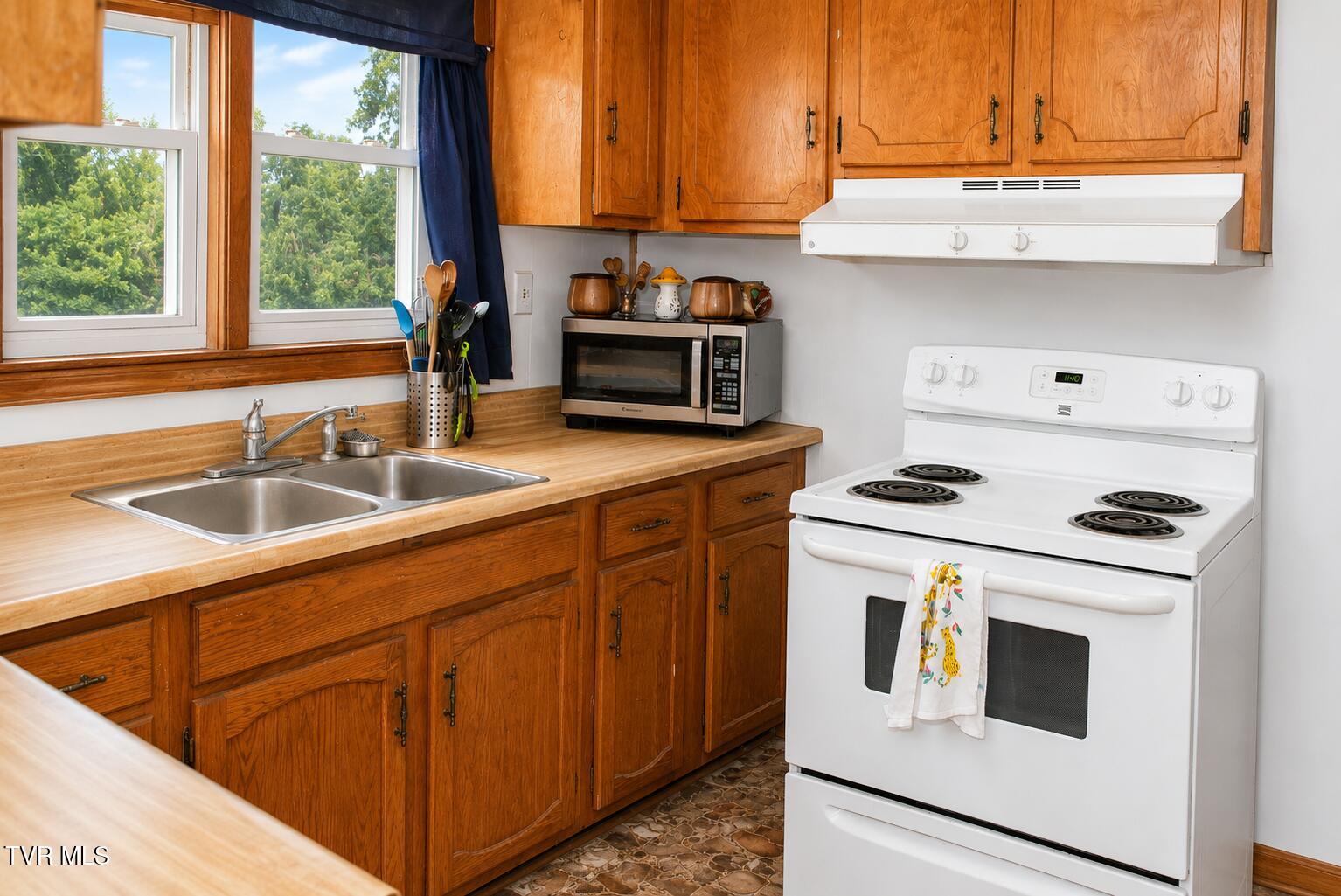 710 Colvert Road Mosheim, TN 37818 - Photo 10 of 57 Kitchen