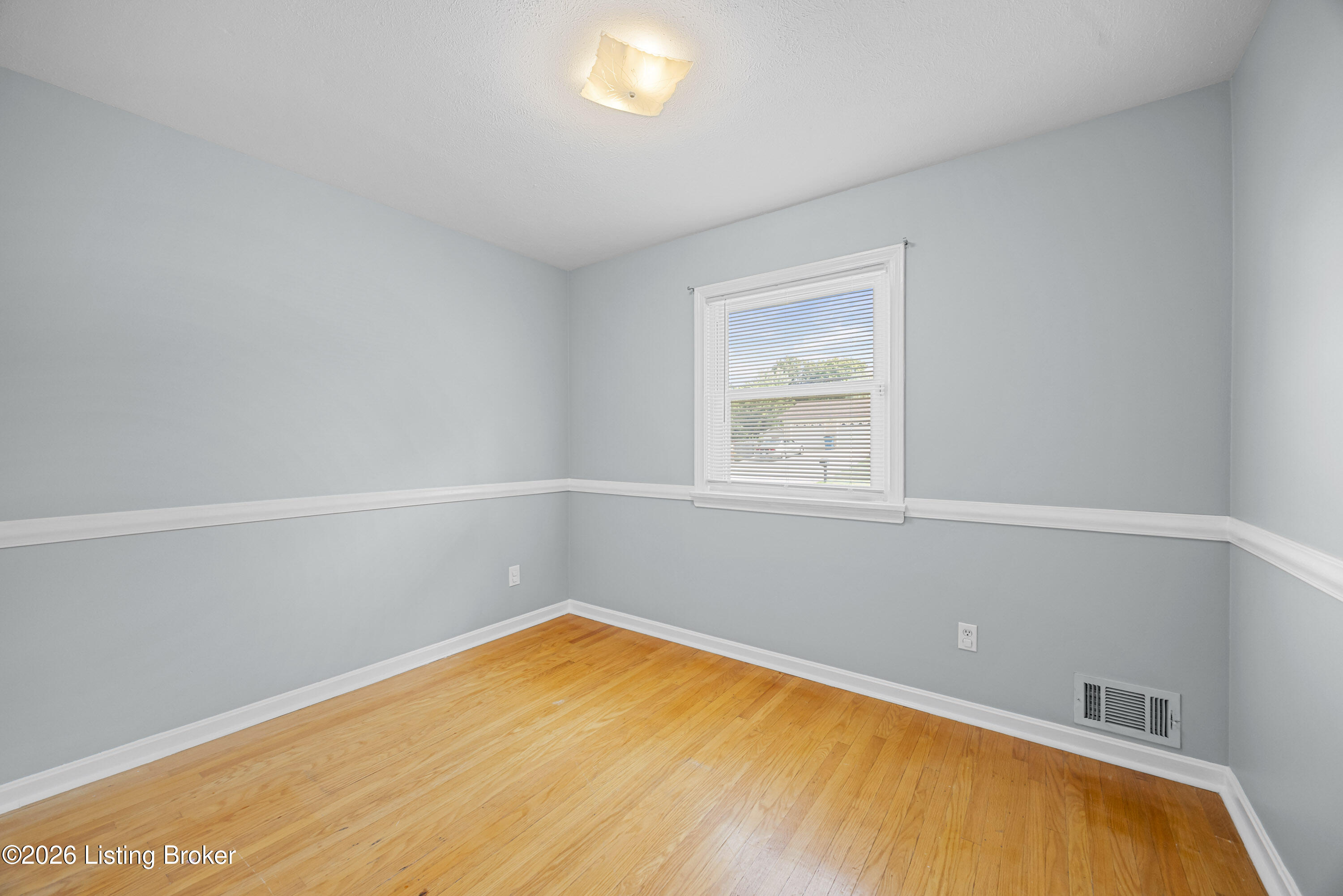 6908 Ledgerock Road Louisville, KY 40219 - Photo 15 of 32 014