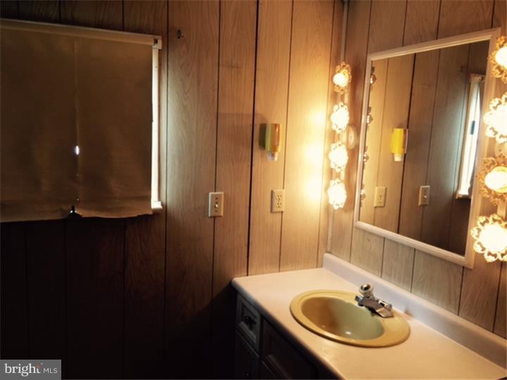 121 Bordic Road Reading, PA 19606 - Photo 3 of 3 Bathroom