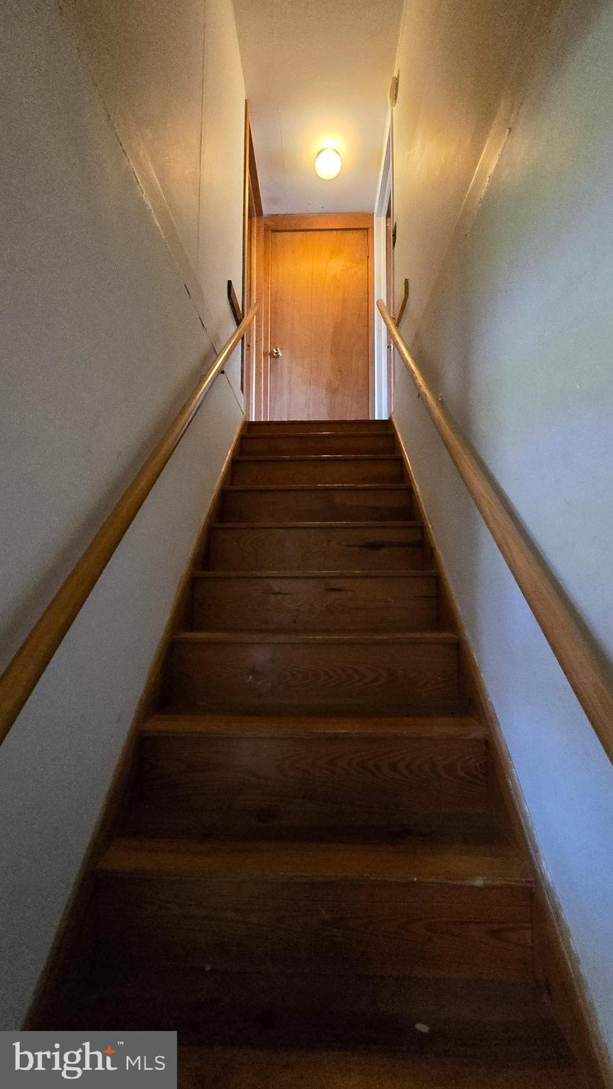 1077 Paper Mill Road Chambersburg, PA 17202 - Photo 25 of 32 a view of entryway