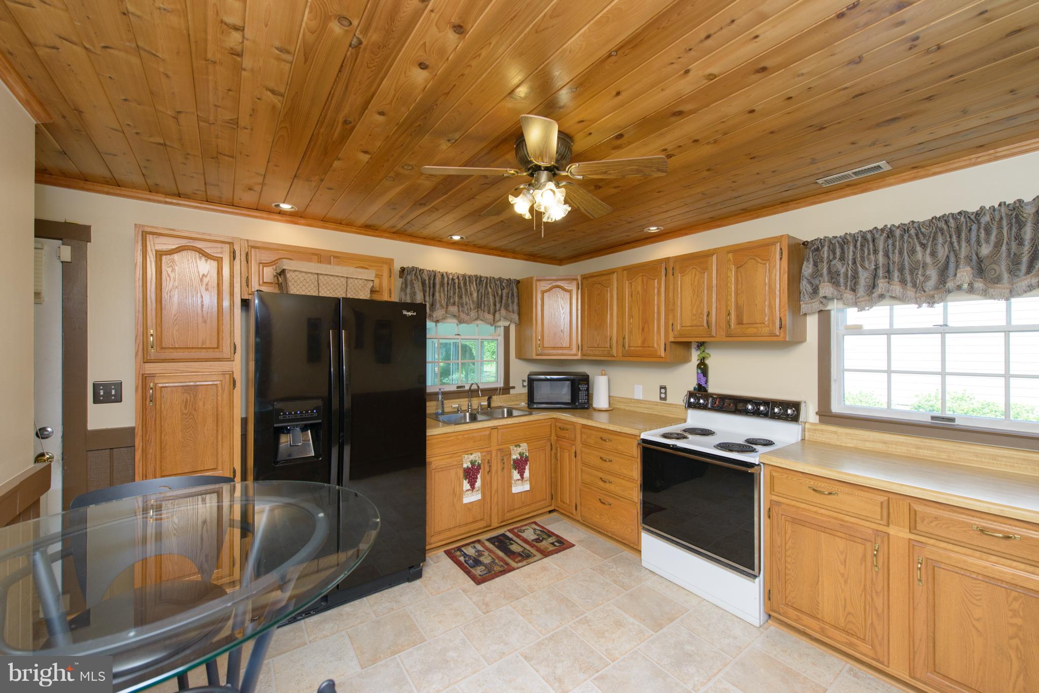 7860 West Riverside Drive Pasadena, MD 21122 - Photo 9 of 28 Spacious Kitchen