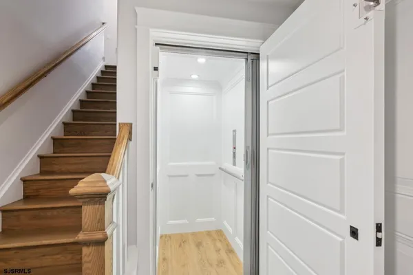 $30,000 | 9412 Ventnor Avenue, Unit 3, Margate City, NJ 08402