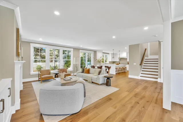 $2,799,000 | 6 Willow Circle, Mashpee, MA 02649