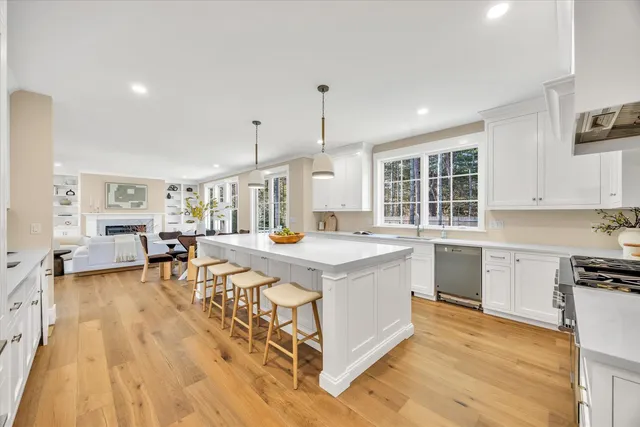 $2,799,000 | 6 Willow Circle, Mashpee, MA 02649