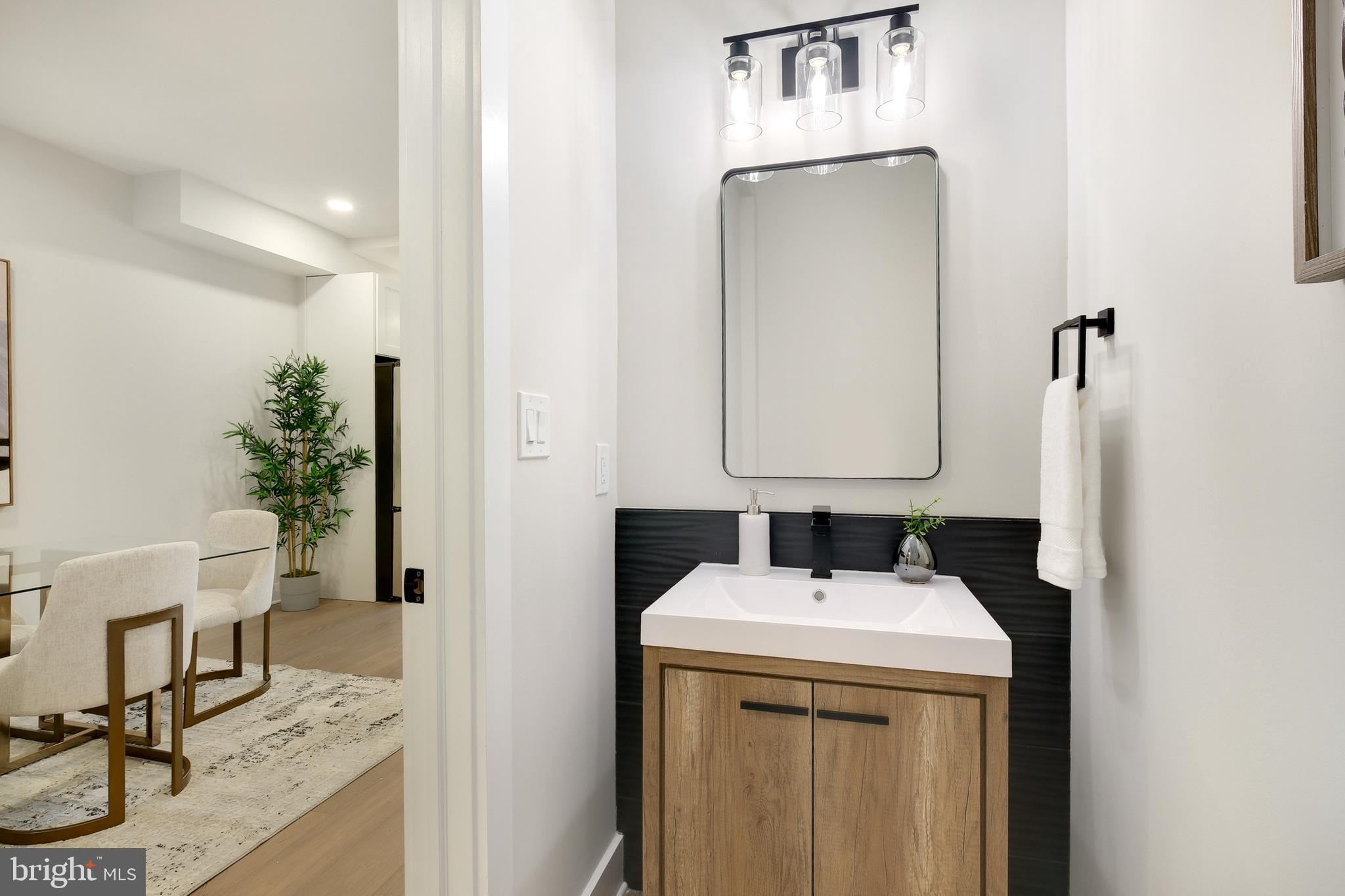 21 16th Street Southeast Washington, DC 20003 - Photo 12 of 37