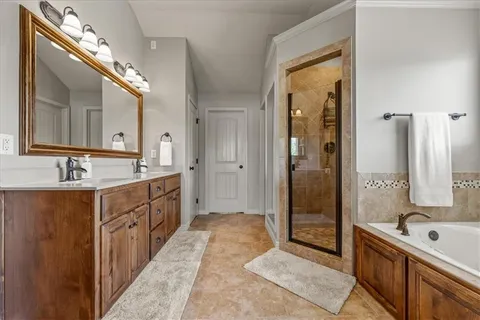 $549,900 | 1404 Southwest 41st Circle, Lee's Summit, MO 64082