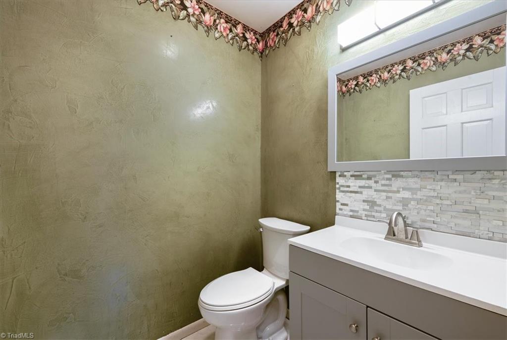 210 College Road, Unit 303 Greensboro, NC 27410 - Photo 17 of 29