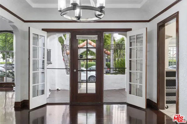 $949,000 | 2943 Chesapeake Avenue, Los Angeles, CA 90016
