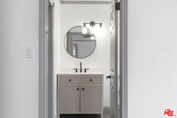 $949,000 | 2943 Chesapeake Avenue, Los Angeles, CA 90016