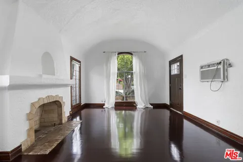 $949,000 | 2943 Chesapeake Avenue, Los Angeles, CA 90016