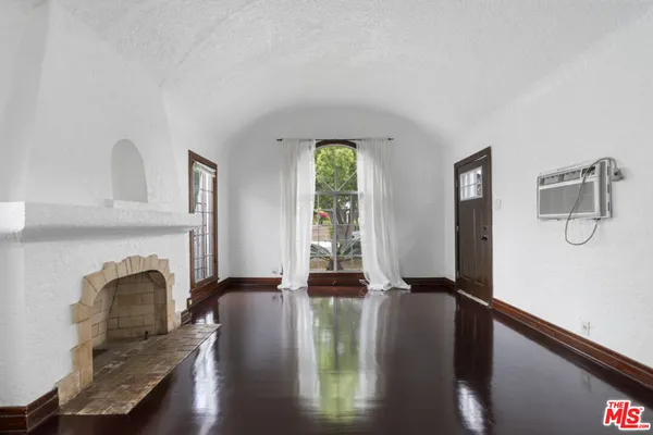 $949,000 | 2943 Chesapeake Avenue, Los Angeles, CA 90016