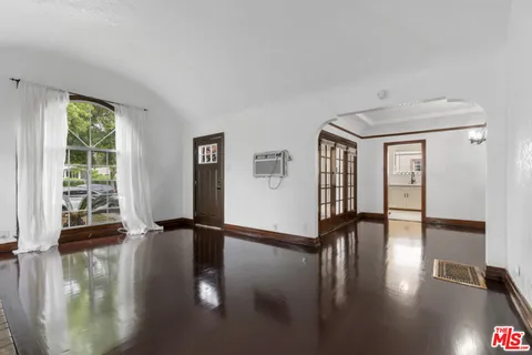 $949,000 | 2943 Chesapeake Avenue, Los Angeles, CA 90016