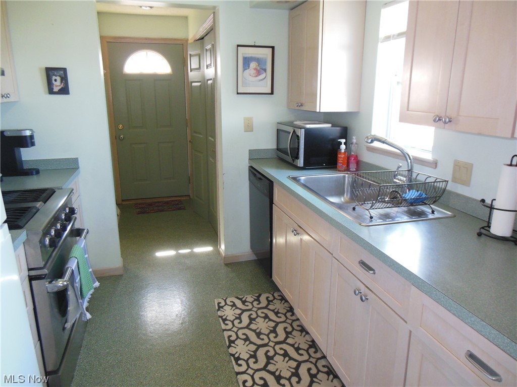 6599 Swetland Road Madison, OH 44057 - Photo 14 of 32