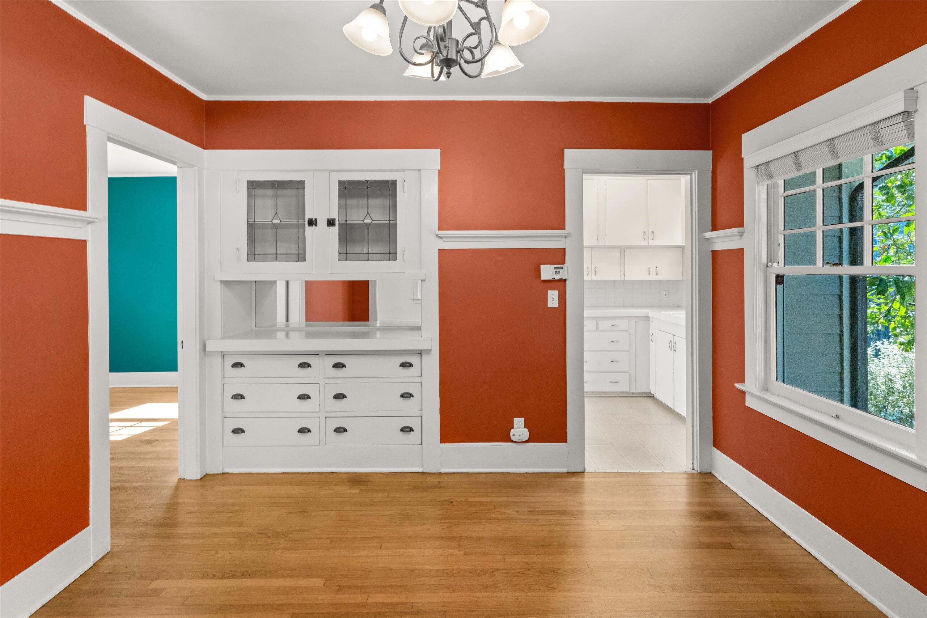 1620 De La Vina Street Santa Barbara, CA 93101 - Photo 11 of 46 a view of an entryway with wooden floor and cabinet