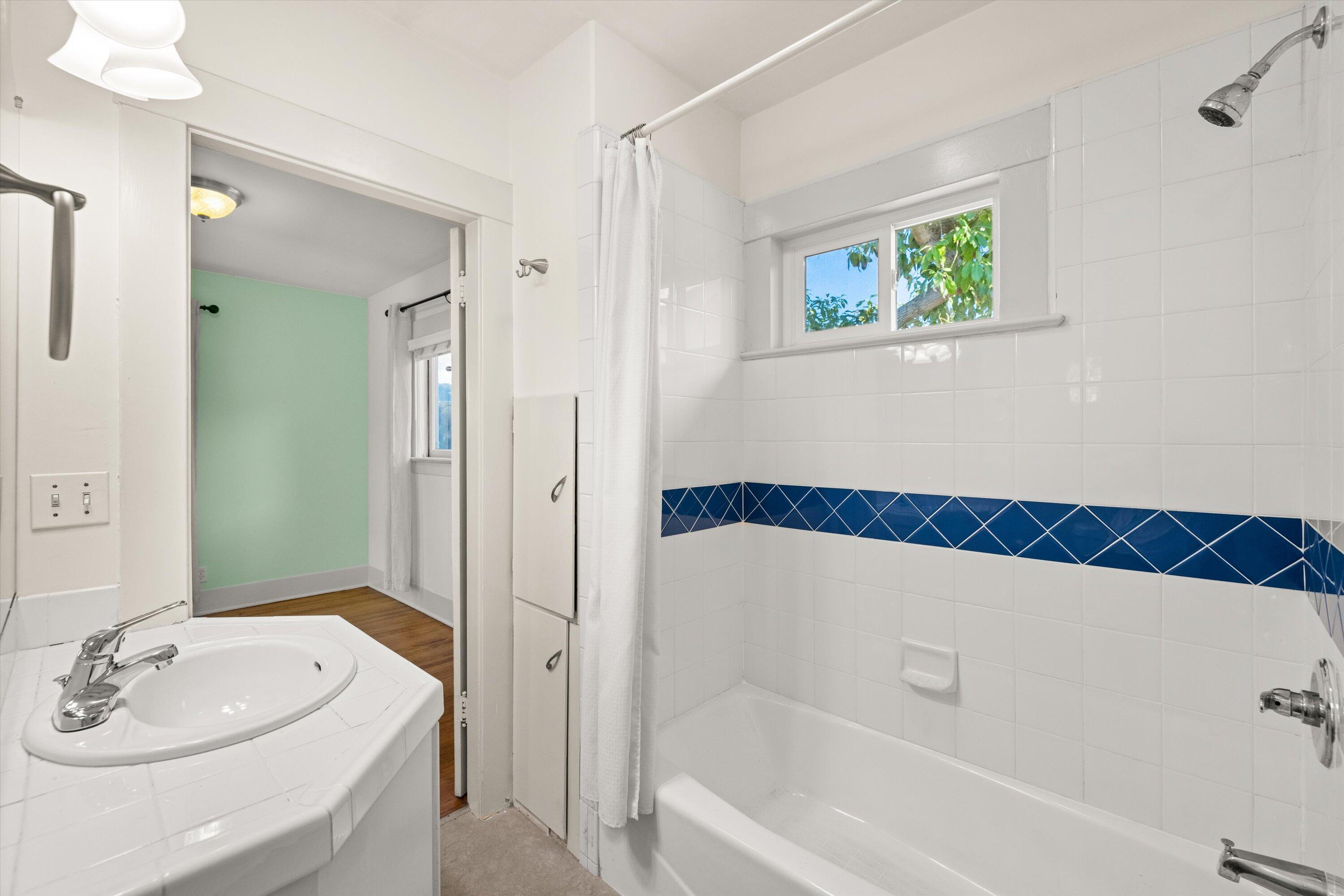 1620 De La Vina Street Santa Barbara, CA 93101 - Photo 23 of 46 a bathroom with a sink and a bathtub