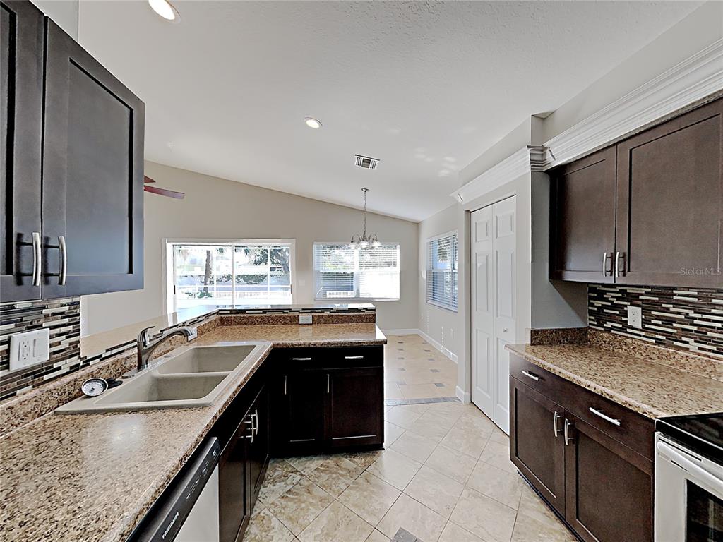 11958 Lark Song Loop Riverview, FL 33579 - Photo 8 of 20