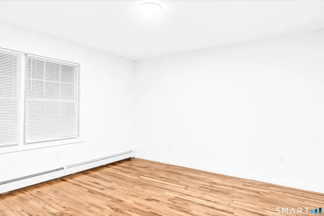 $2,000 | 272 Capen Street, Hartford, CT 06112