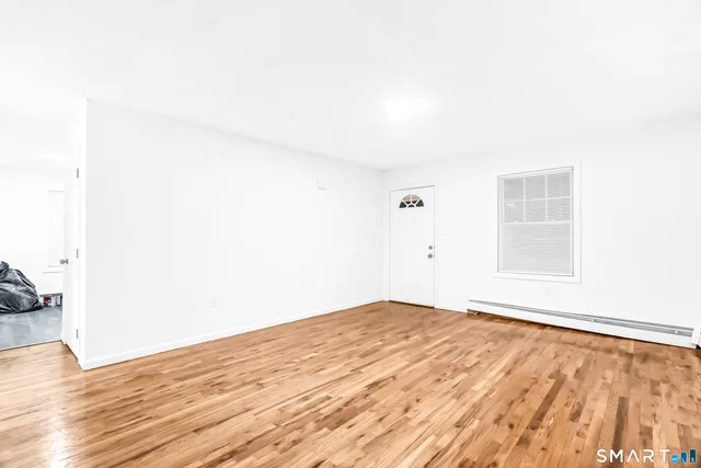 $2,000 | 272 Capen Street, Hartford, CT 06112