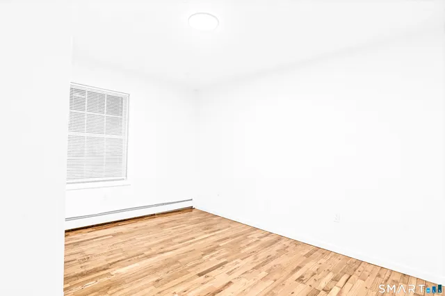 $2,000 | 272 Capen Street, Hartford, CT 06112