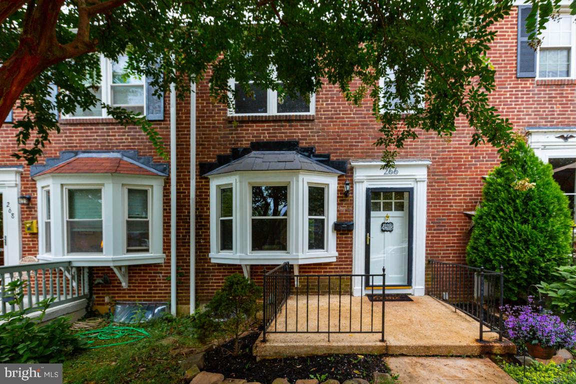 266 Blakeney Road Baltimore, MD 21228 - Photo 1 of 35 Gallery Image 1