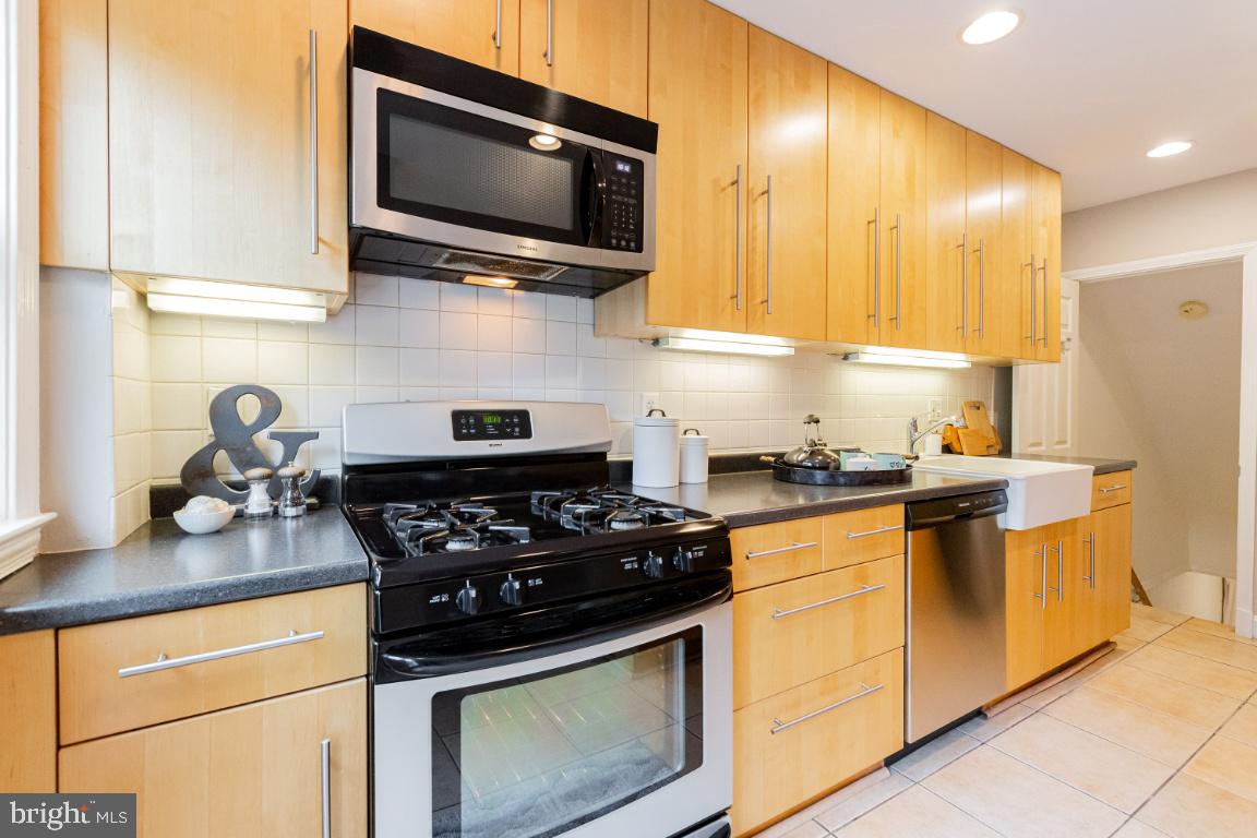 266 Blakeney Road Baltimore, MD 21228 - Photo 13 of 35 Gallery Image 13