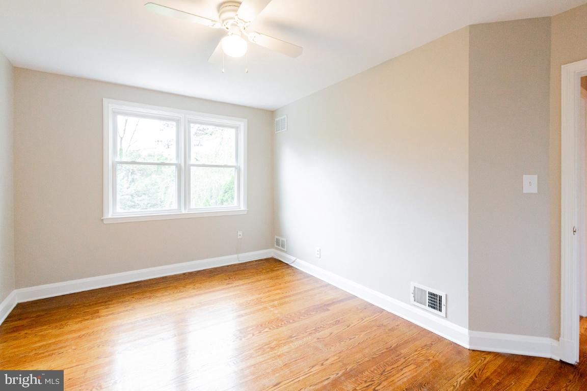 266 Blakeney Road Baltimore, MD 21228 - Photo 21 of 35 Gallery Image 21