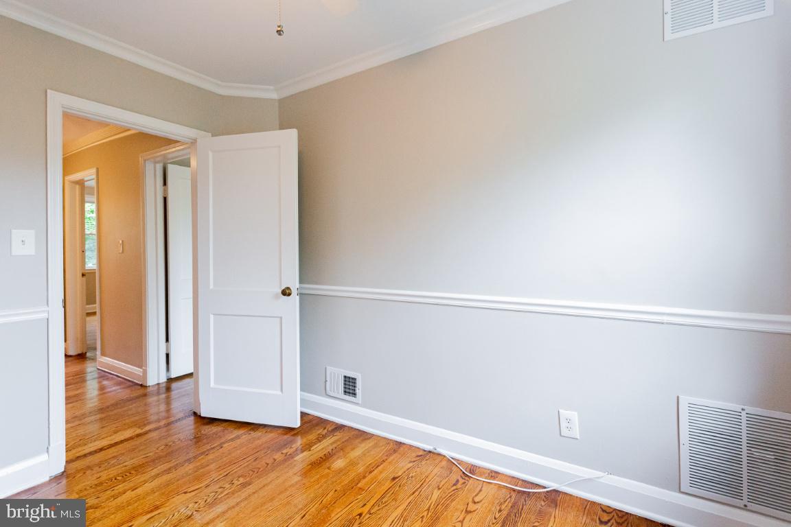 266 Blakeney Road Baltimore, MD 21228 - Photo 25 of 35 Gallery Image 25