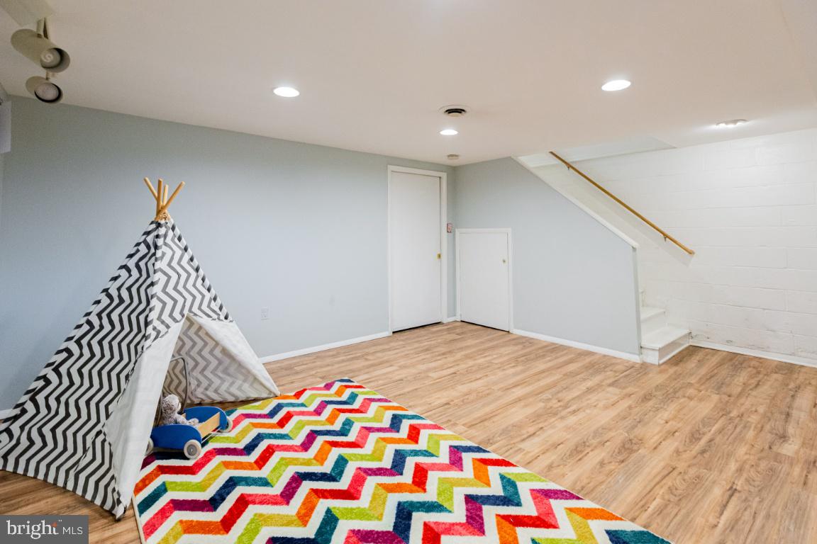 266 Blakeney Road Baltimore, MD 21228 - Photo 29 of 35 Gallery Image 29