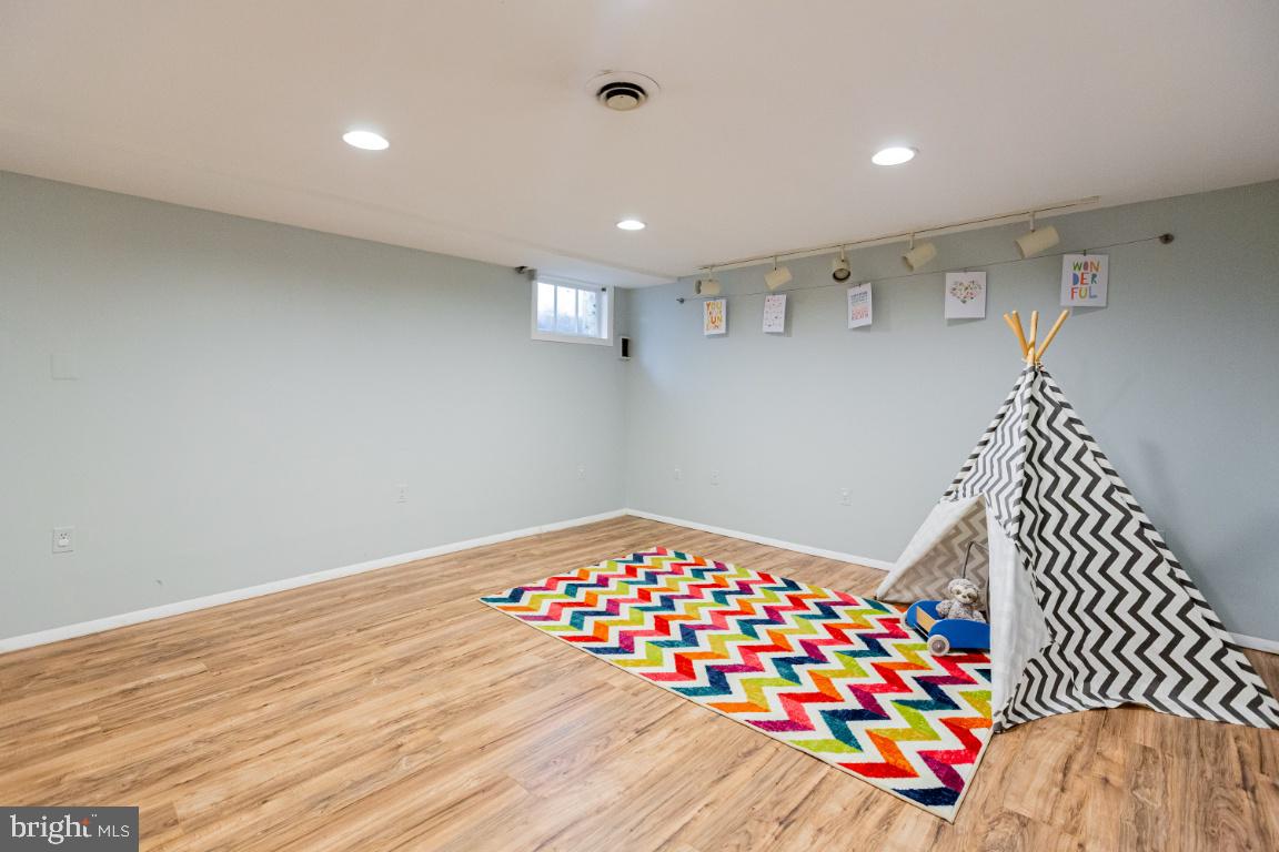 266 Blakeney Road Baltimore, MD 21228 - Photo 30 of 35 Gallery Image 30
