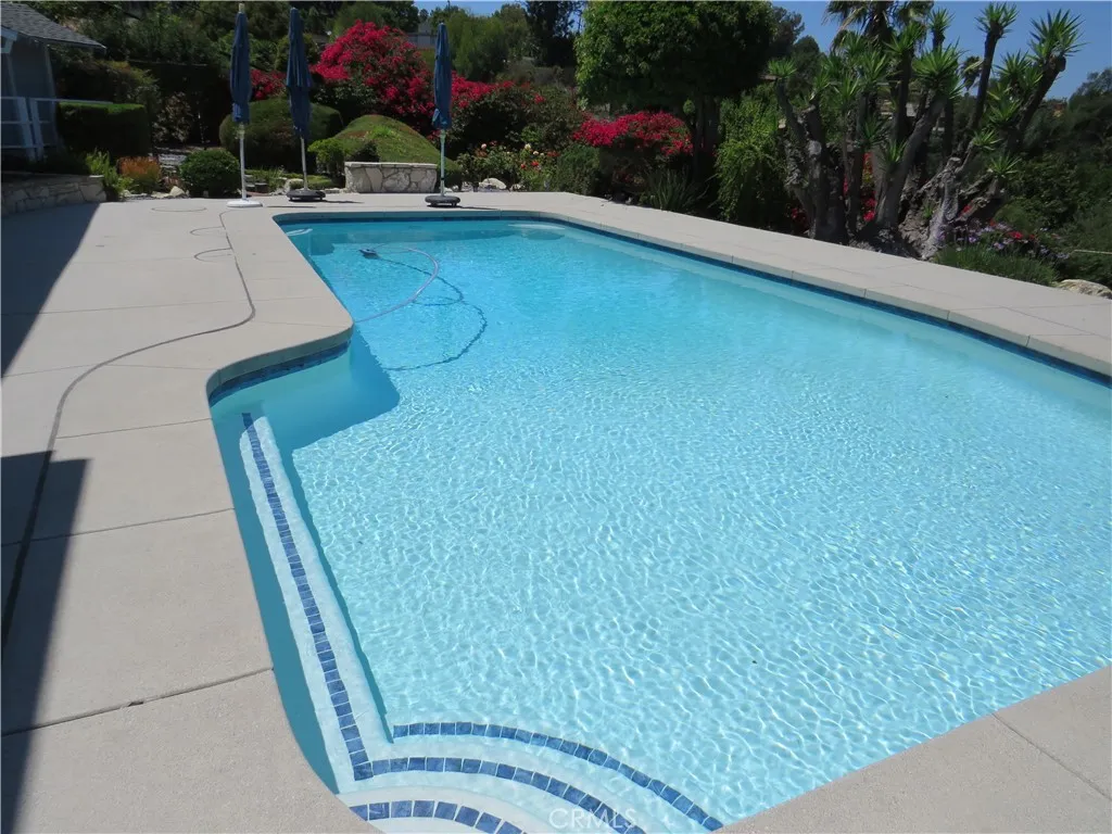 2507 Sunnyside Ridge Road Rancho Palos Verdes, CA 90275 - Photo 18 of 28 a view of a backyard