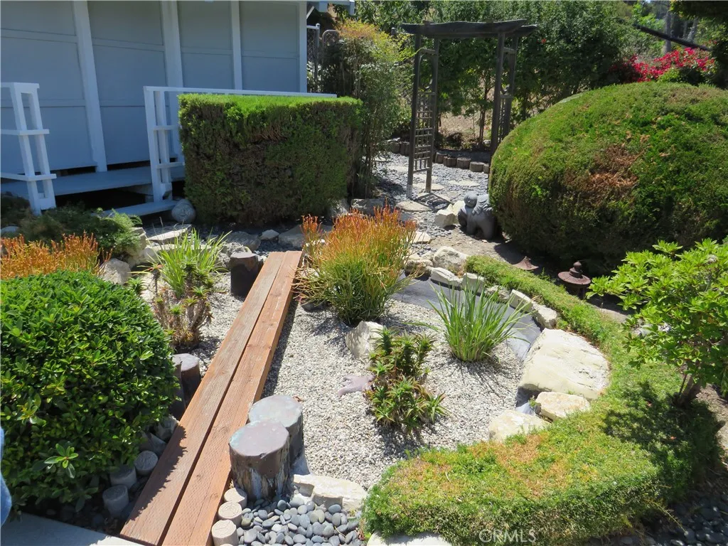 2507 Sunnyside Ridge Road Rancho Palos Verdes, CA 90275 - Photo 20 of 28 a view of a garden with plants