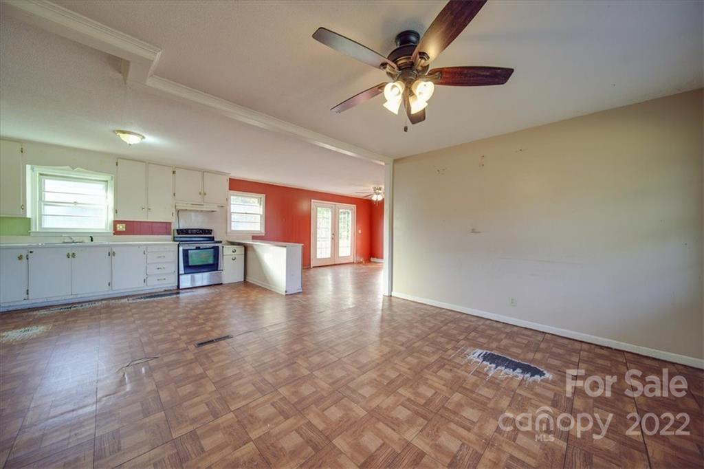 110 Pinkney Road Dallas, NC 28034 - Photo 4 of 26 Gallery Image 4