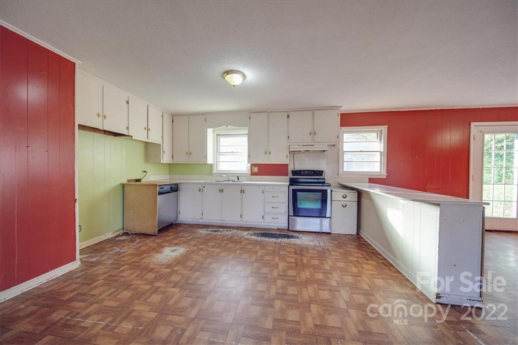 110 Pinkney Road Dallas, NC 28034 - Photo 6 of 26 Gallery Image 6