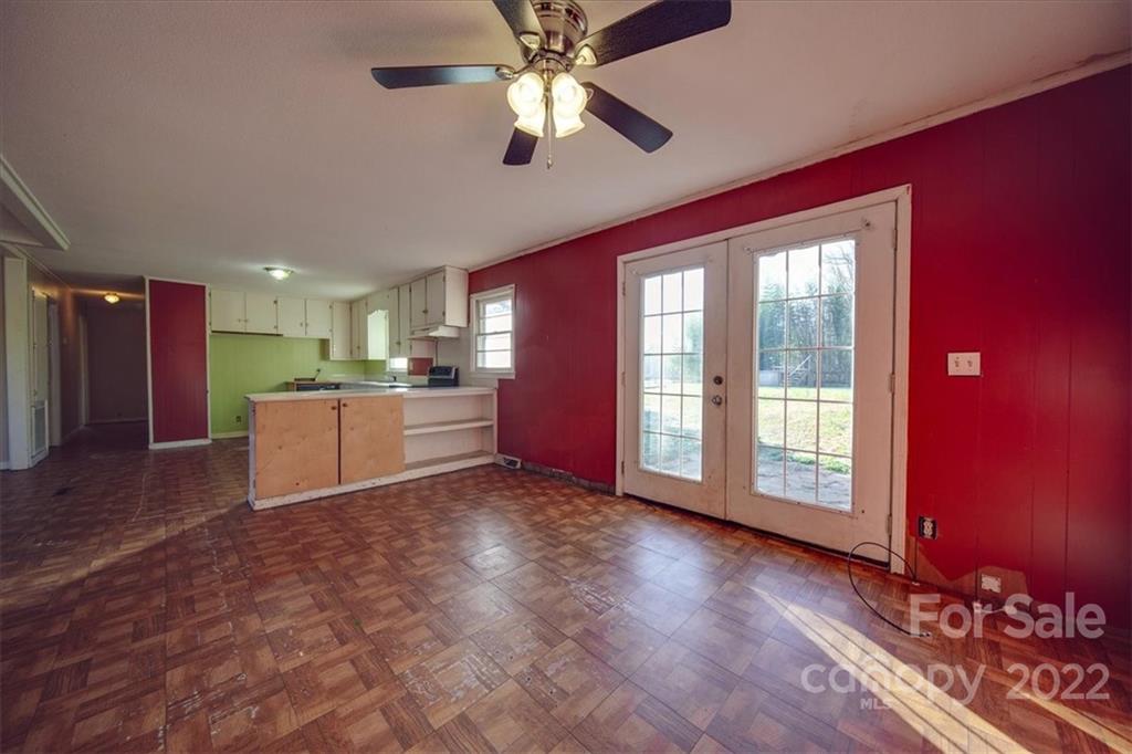 110 Pinkney Road Dallas, NC 28034 - Photo 8 of 26 Gallery Image 8