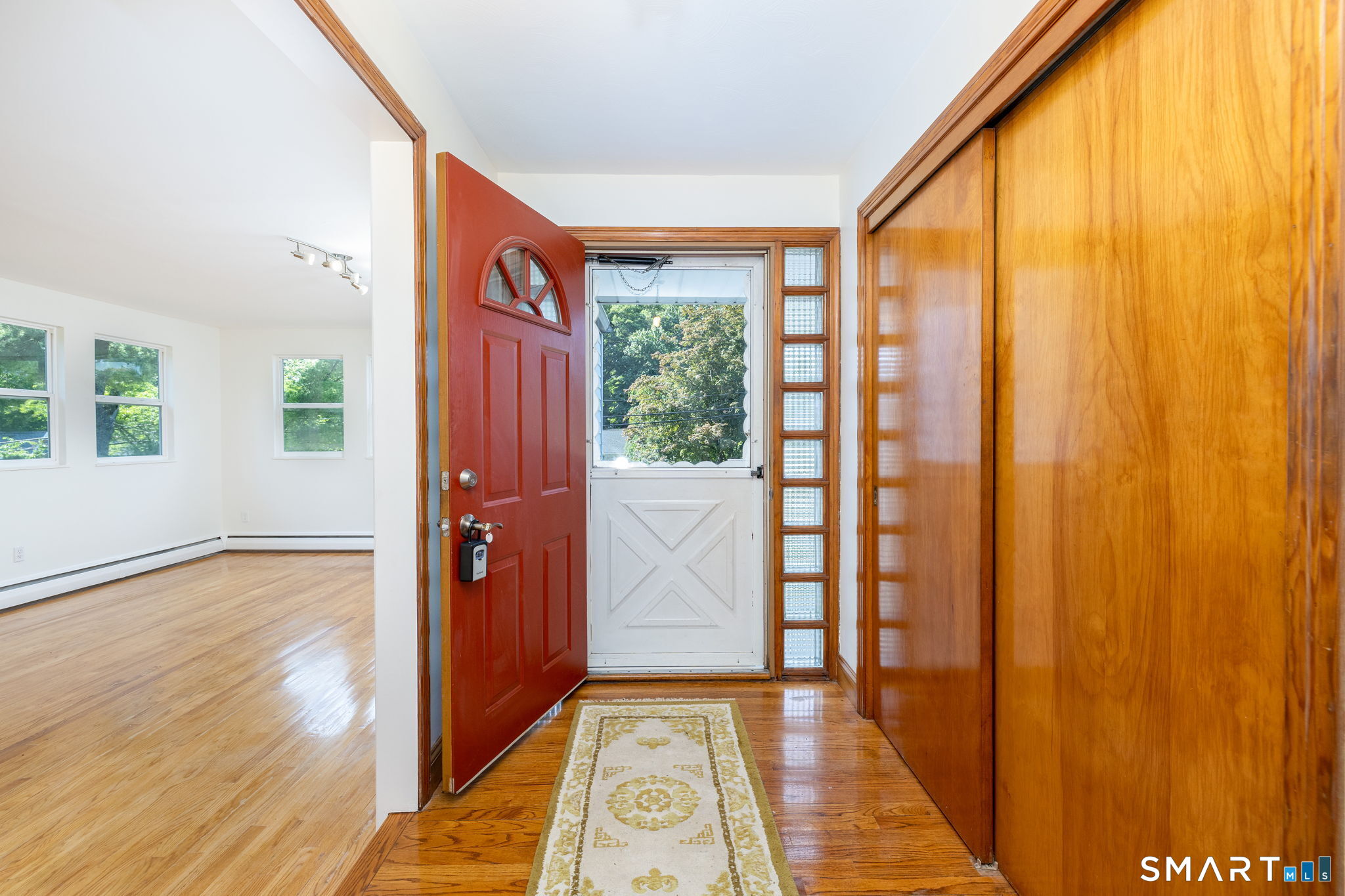 2 Barn Hill Road Bloomfield, CT 06002 - Photo 2 of 40 Entrance foyer with view into expansive Livingroom