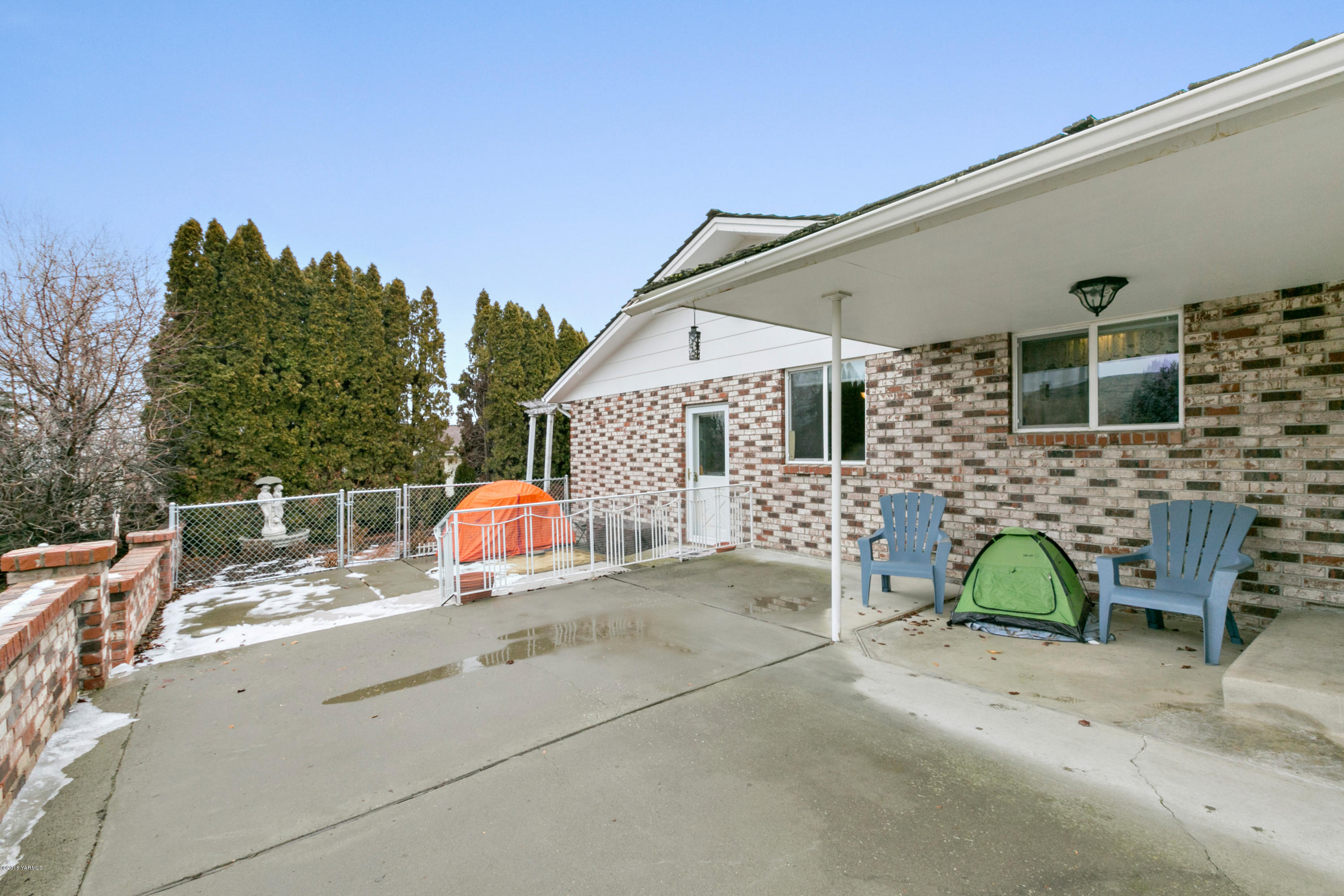 511 South Hennessy Road Yakima, WA 98908 - Photo 18 of 26 a view of outdoor seating space