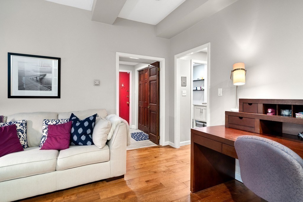 40 St Botolph Street, Unit B2 Boston, MA 02116 - Photo 3 of 10