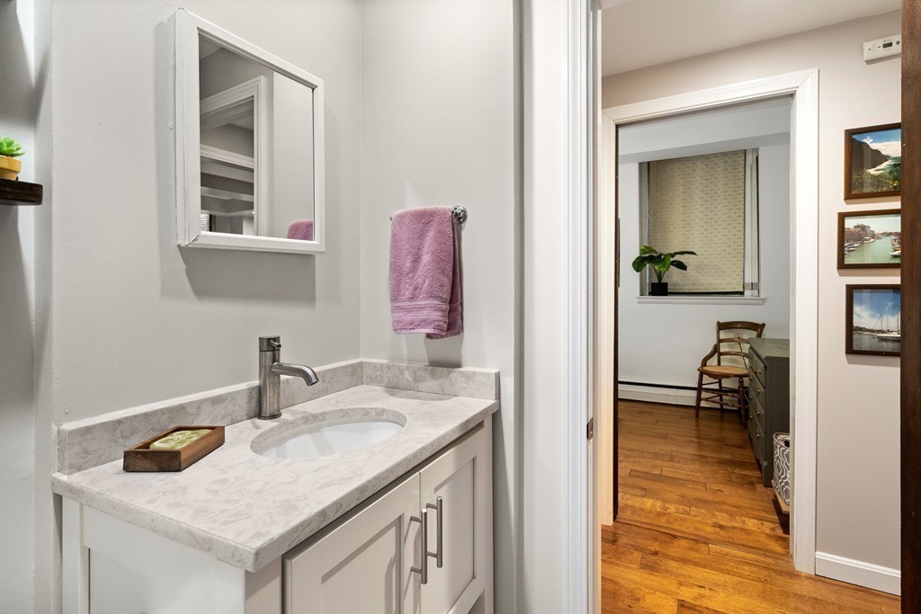 40 St Botolph Street, Unit B2 Boston, MA 02116 - Photo 8 of 10