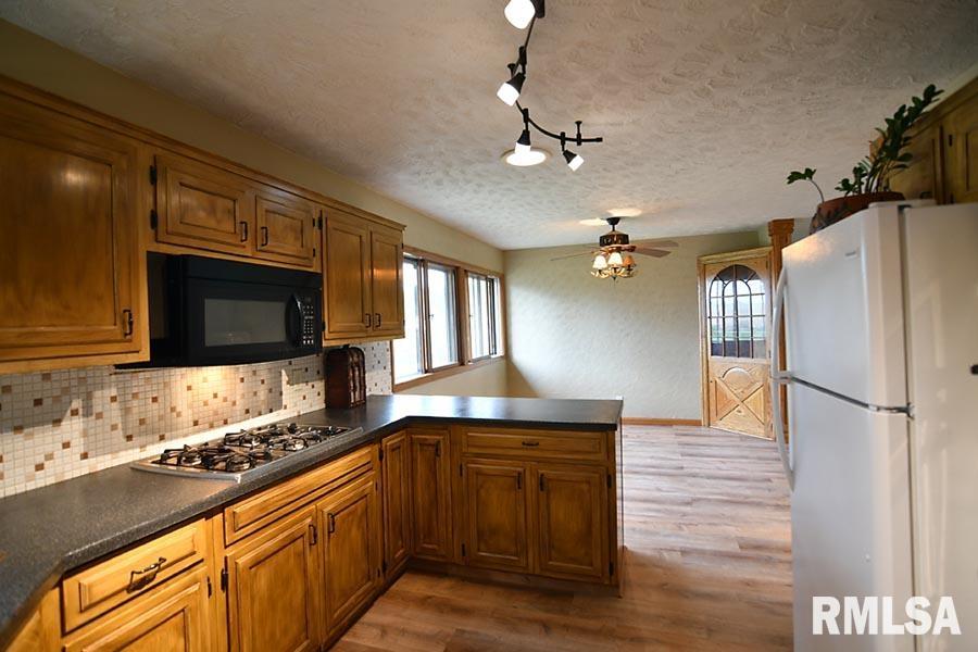 13170 Wolf Road Geneseo, IL 61254 - Photo 4 of 21 Gallery Image 4